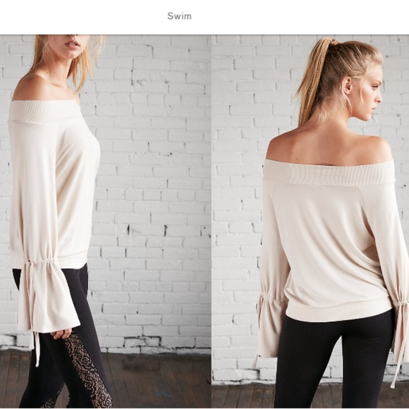 EUC Worn Once Express off shoulder sweatshirt XS - Picture 2 of 3